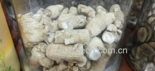 藏红花三七泡酒的成品展示