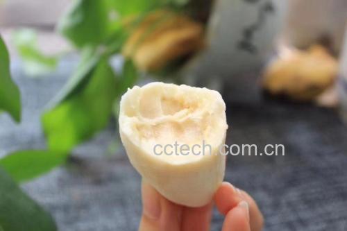 香蕉剖面图,展示果肉结构与纤维分布
