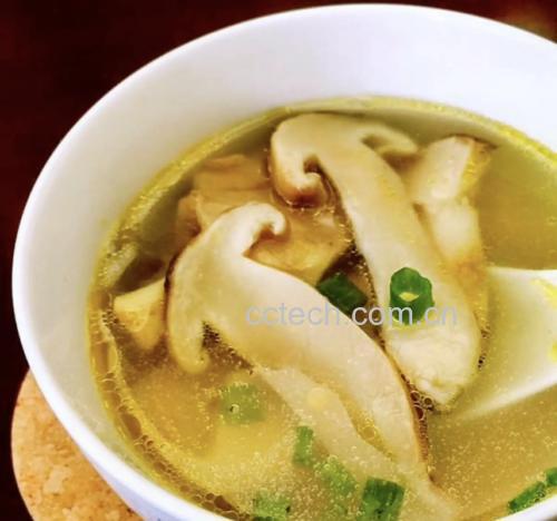 南瓜松茸汤成品图