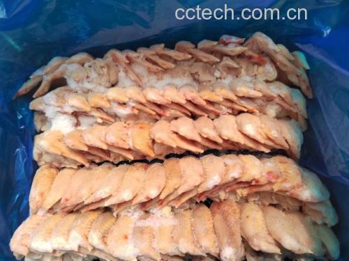 鸡翅炖煮与收汁过程